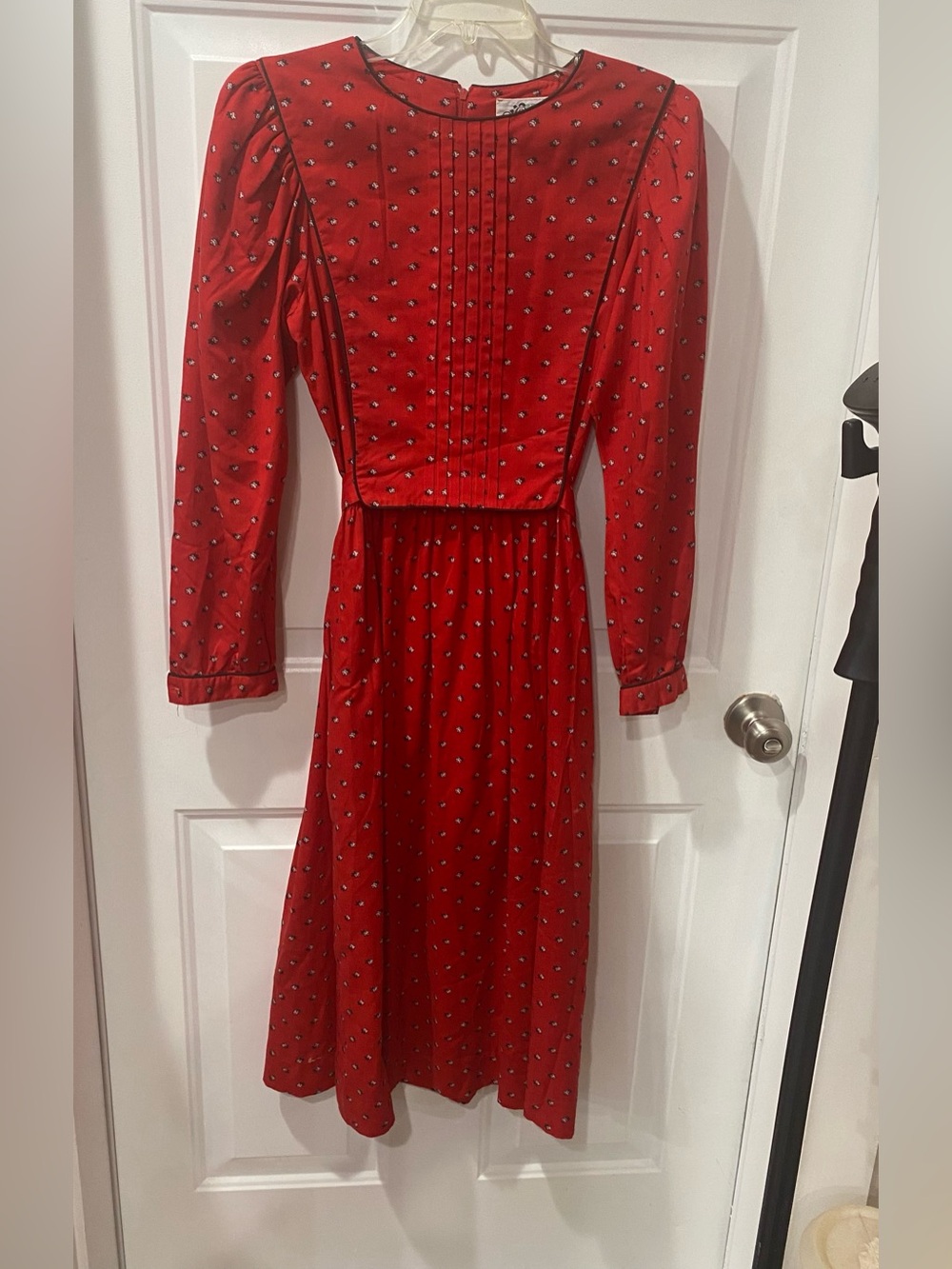 Vintage Lanz apron style Red Long-Sleeve Midi Dress with Pintuck Bodice
